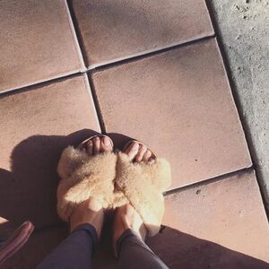 urban outfitter fuzzy slides